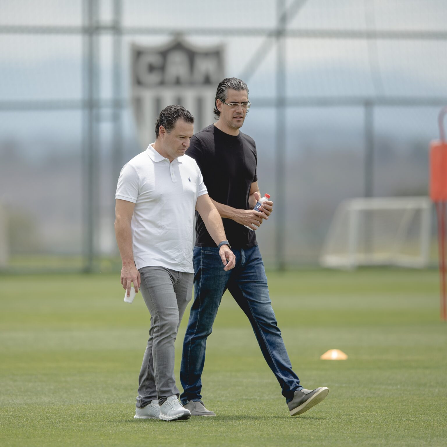 Atlético-MG Alivia Folha de Pagamento e Abre Espaço para Novos Reforços Atlético-MG Alivia Folha de Pagamento e Abre Espaço para Novos Reforços