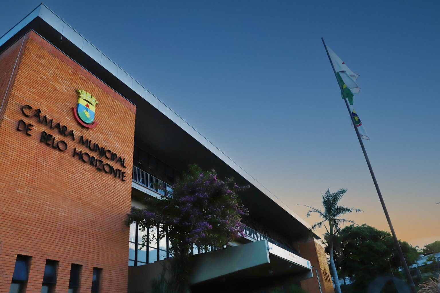 Belo Horizonte regulamenta transporte de moto por aplicativo: Entenda as novas regras Imagem do artigo