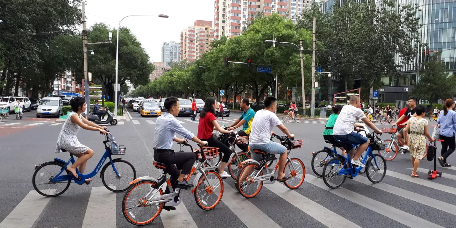 Críticas nas Redes Sociais à Política de Filho Único na China Após Morte de Ex-Líder