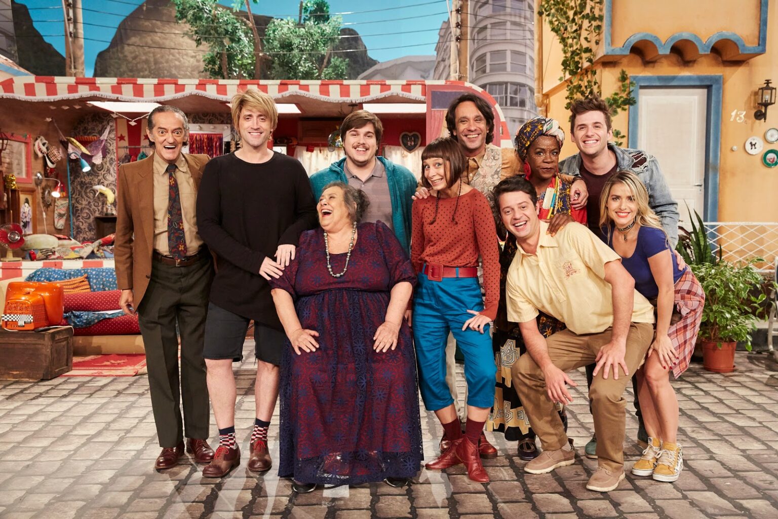 Despedida de Teuda Bara: Luto no Teatro Brasileiro com a Perda da Atriz Despedida de Teuda Bara: Luto no Teatro Brasileiro com a Perda da Atriz