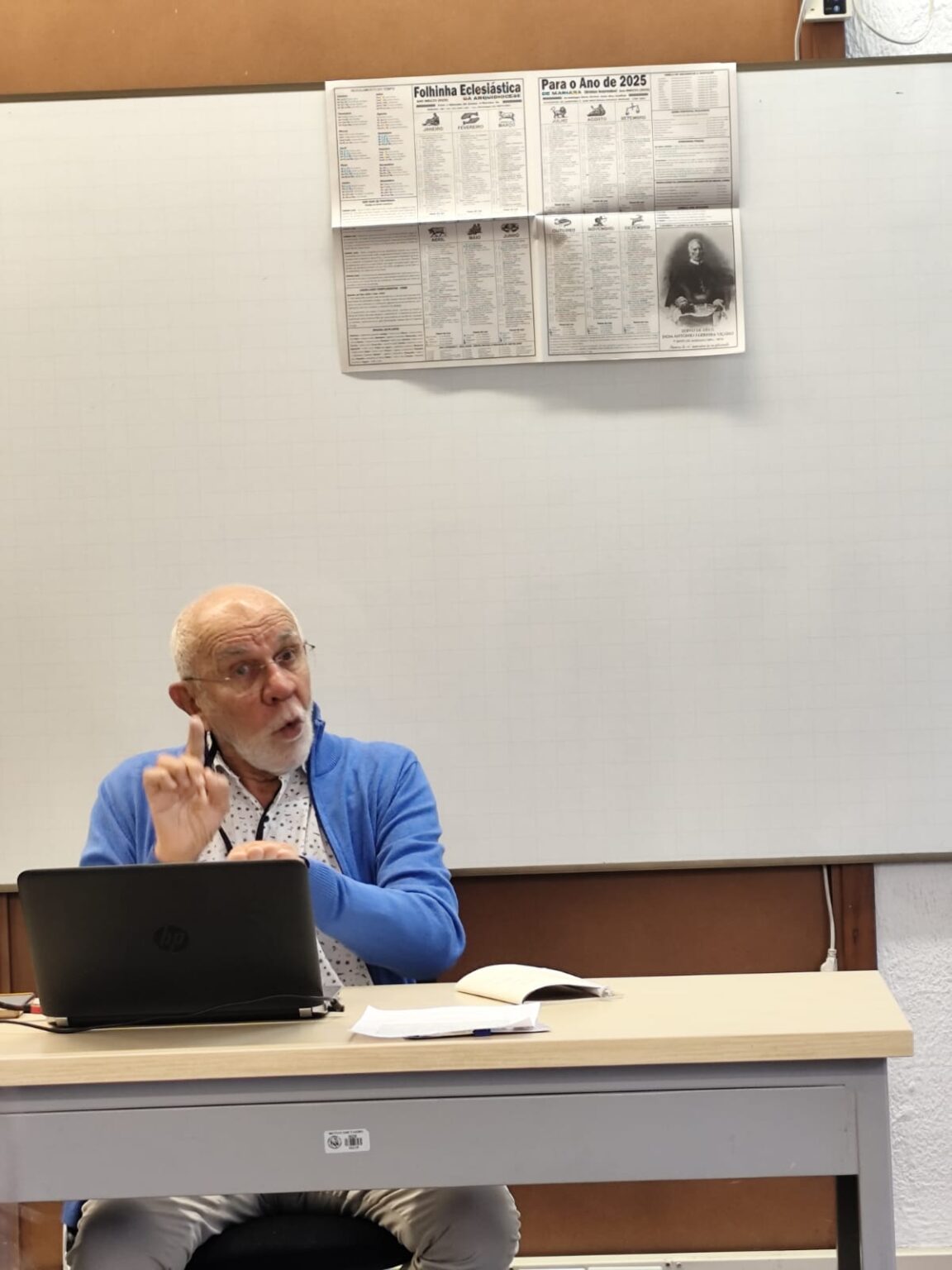 Despedida do Professor Paulo Bernardo Vaz: Uma Perda para a Educação e a Comunicação