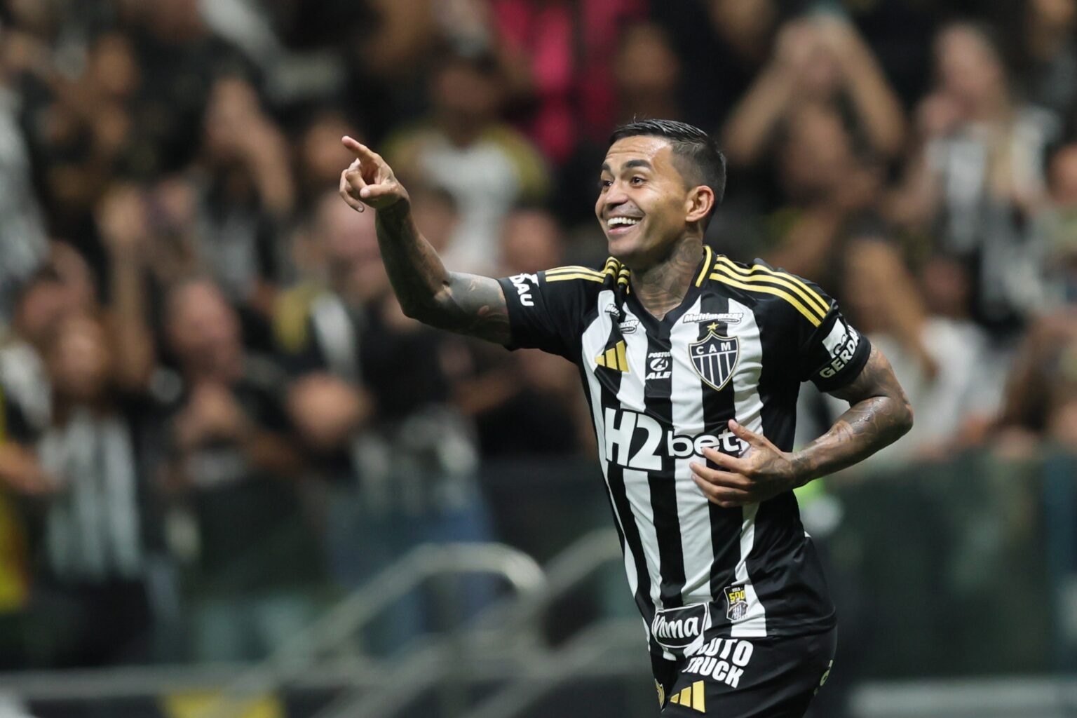 Do Cruzeiro ao Atlético-MG: Dudu Enfrenta Polêmicas e Brilha com Sampaoli