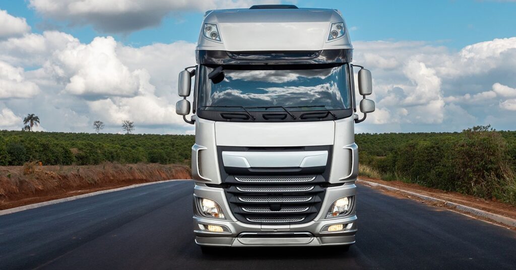 Emplacamento de Caminhões e Ônibus em Minas Gerais Cai 13% em 2025