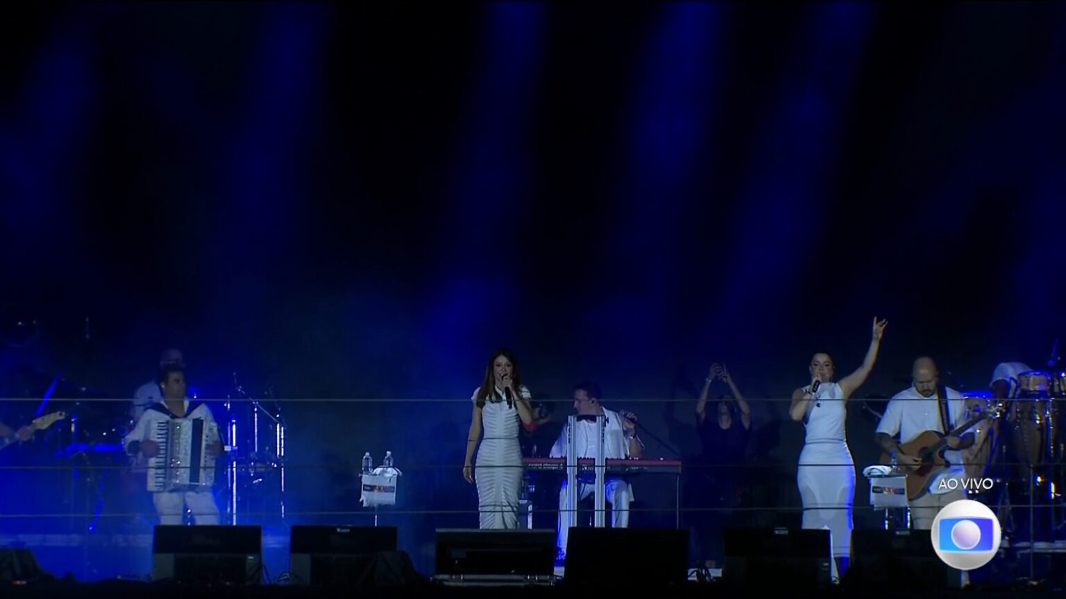 João Gomes Encanta o Público na Avenida Paulista Durante Réveillon 2026
