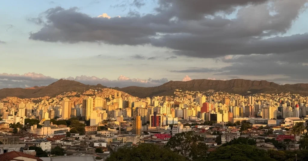 Maioria da Riqueza de Minas Gerais Está em 25 Cidades: Um Desafio Econômico