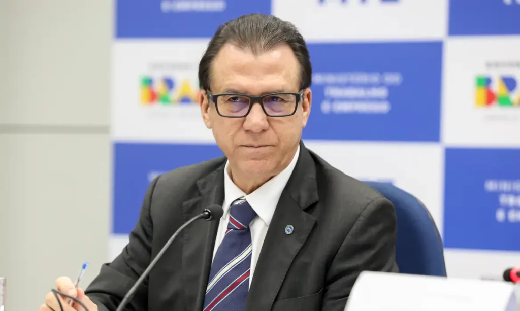 Ministro defende redução da jornada de trabalho mesmo em ano eleitoral