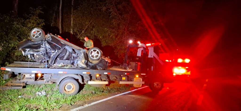 Motorista Acidentado em Carro com Maconha em Rodovia do Paraná
