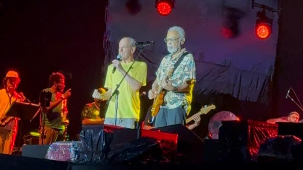 Ney Matogrosso e Gilberto Gil Agitam Passagem de Som para o Réveillon de Copacabana