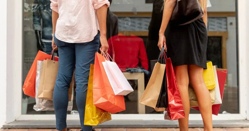 Queima de Estoque Pós-Natal: Descontos de até 50% nas Lojas de BH