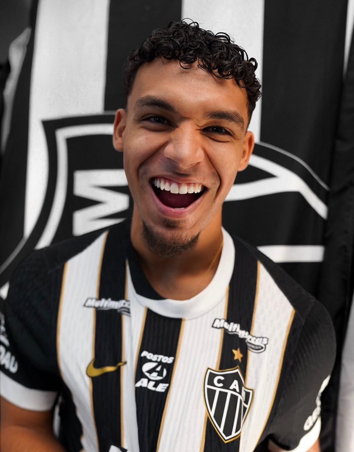 Atlético-MG Anuncia Victor Hugo: A Nova Aquisição do Galo Atlético-MG Anuncia Victor Hugo: A Nova Aquisição do Galo