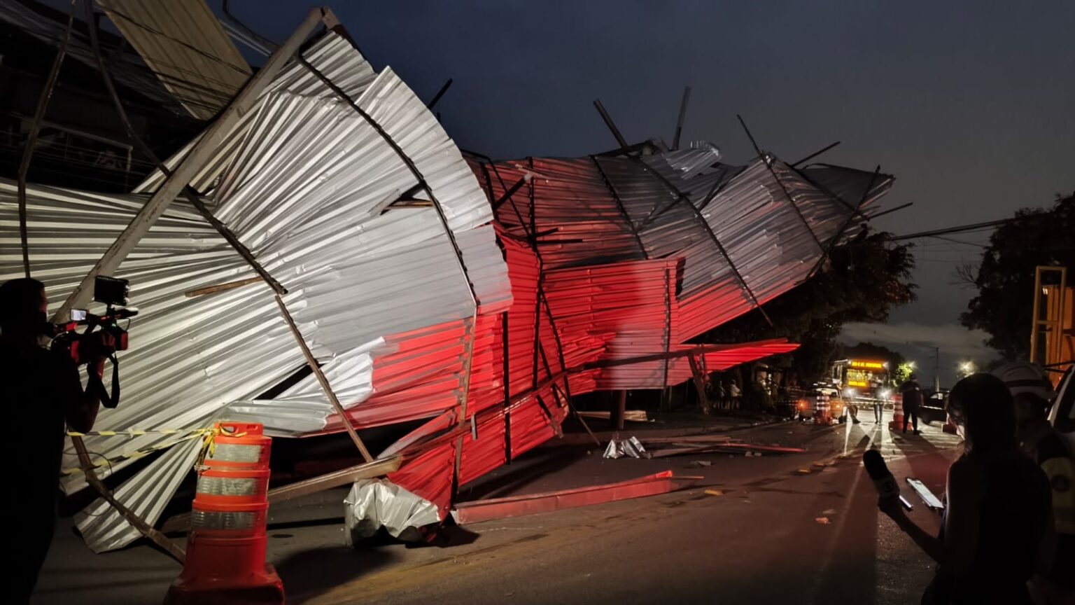 Chuva Intensa Causa Desabamento de Telhado e Queda de Árvores na Grande BH