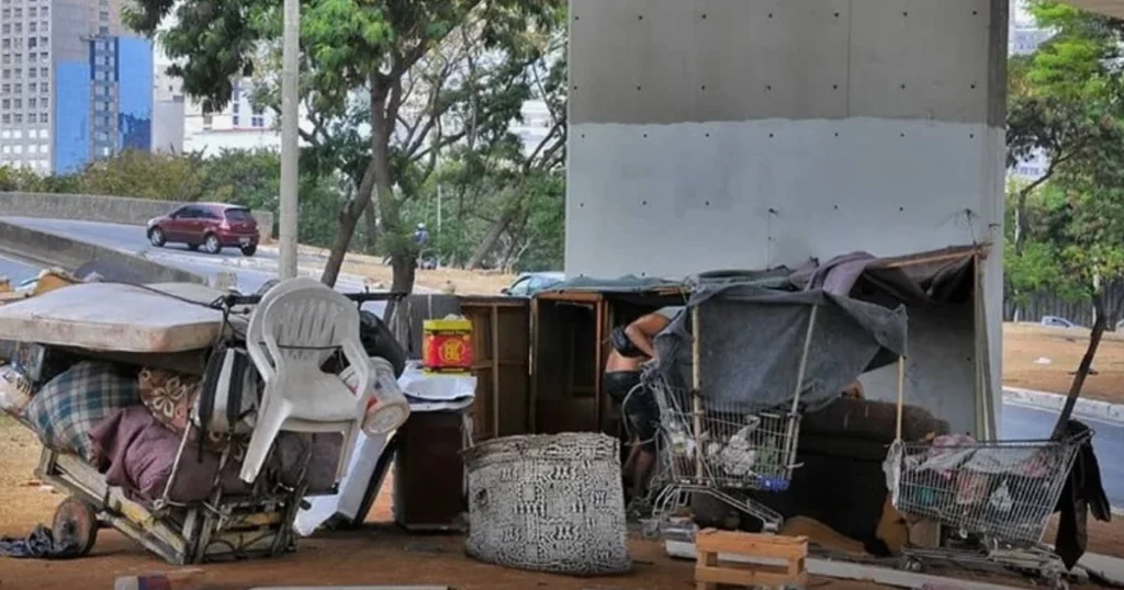Crescimento da População em Situação de Rua em BH: Um Desafio Político em 2025