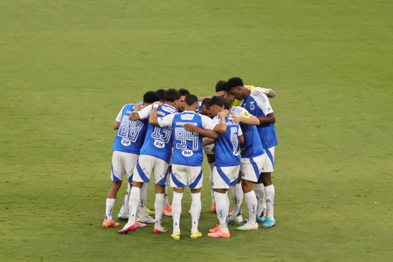 Cruzeiro em 2026: Buscando Glórias na Libertadores e Títulos Estaduais