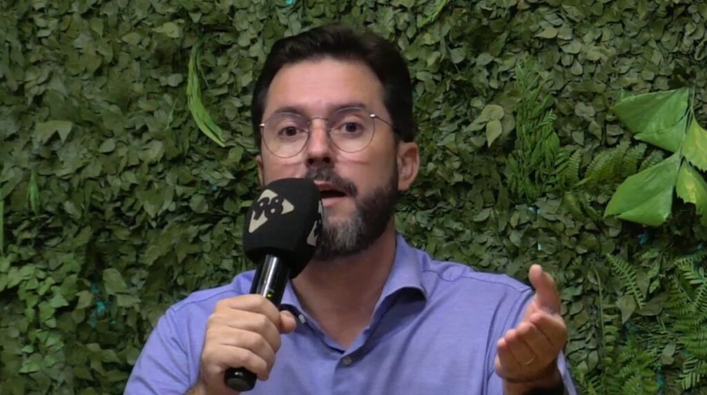 Desafios Municipais e Privatização da Copasa: Entrevista com Presidente da AMM