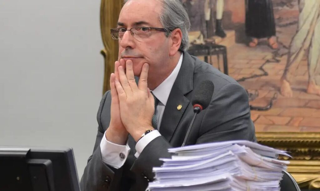 Eduardo Cunha Expande Seus Negócios em Minas Gerais com Nova Rádio Eduardo Cunha Expande Seus Negócios em Minas Gerais com Nova Rádio