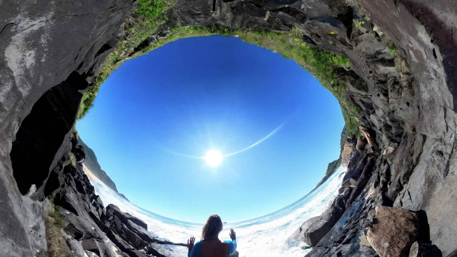 Exposição ‘Entre Águas e Terras, Margens Tecnológicas’ Convida à Reflexão Ambiental Exposição 'Entre Águas e Terras, Margens Tecnológicas' Convida à Reflexão Ambiental