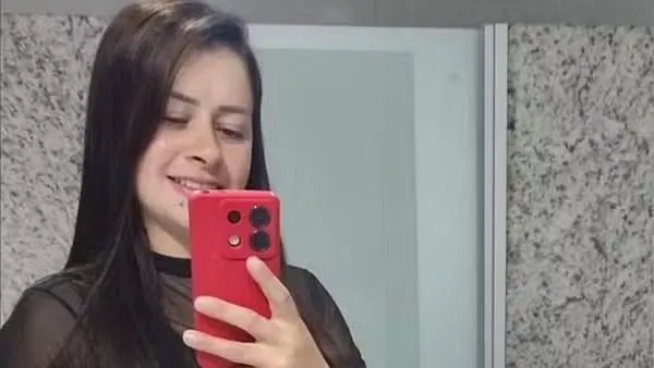Feminicídio em Minas Gerais: Mulher Morta a Tiros Durante Áudio no WhatsApp Feminicídio em Minas Gerais: Mulher Morta a Tiros Durante Áudio no WhatsApp