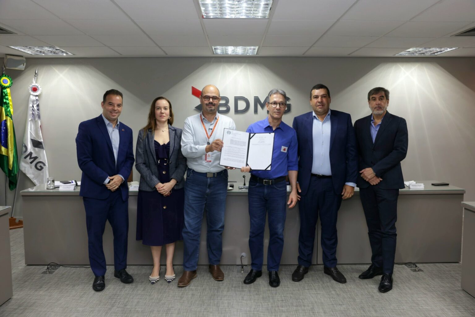 Governo de Minas Gerais Assina Contrato de Concessão da Via Liberdade: Um Marco na Infraestrutura Ro