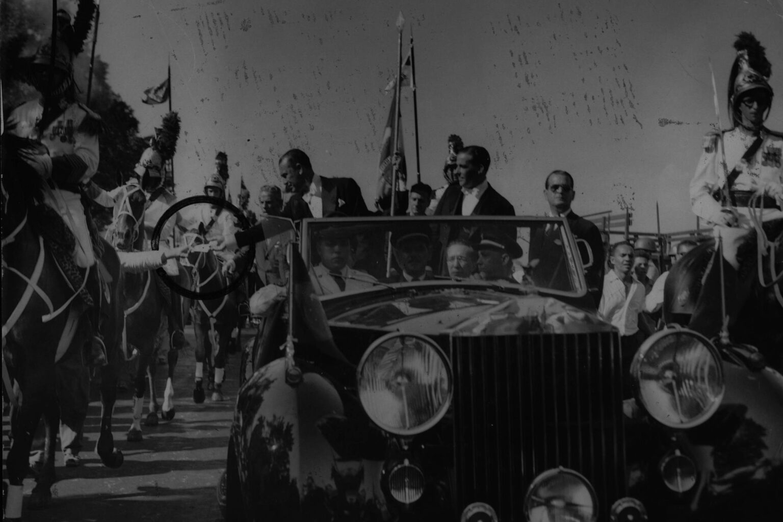 Juscelino Kubitschek: Um Legado que Transcende Ideologias 70 Anos Após Sua Posse