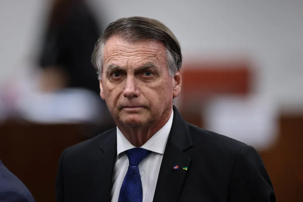 Justiça Reestabelece Benefícios Vitalícios de Jair Bolsonaro em Parte da Decisão