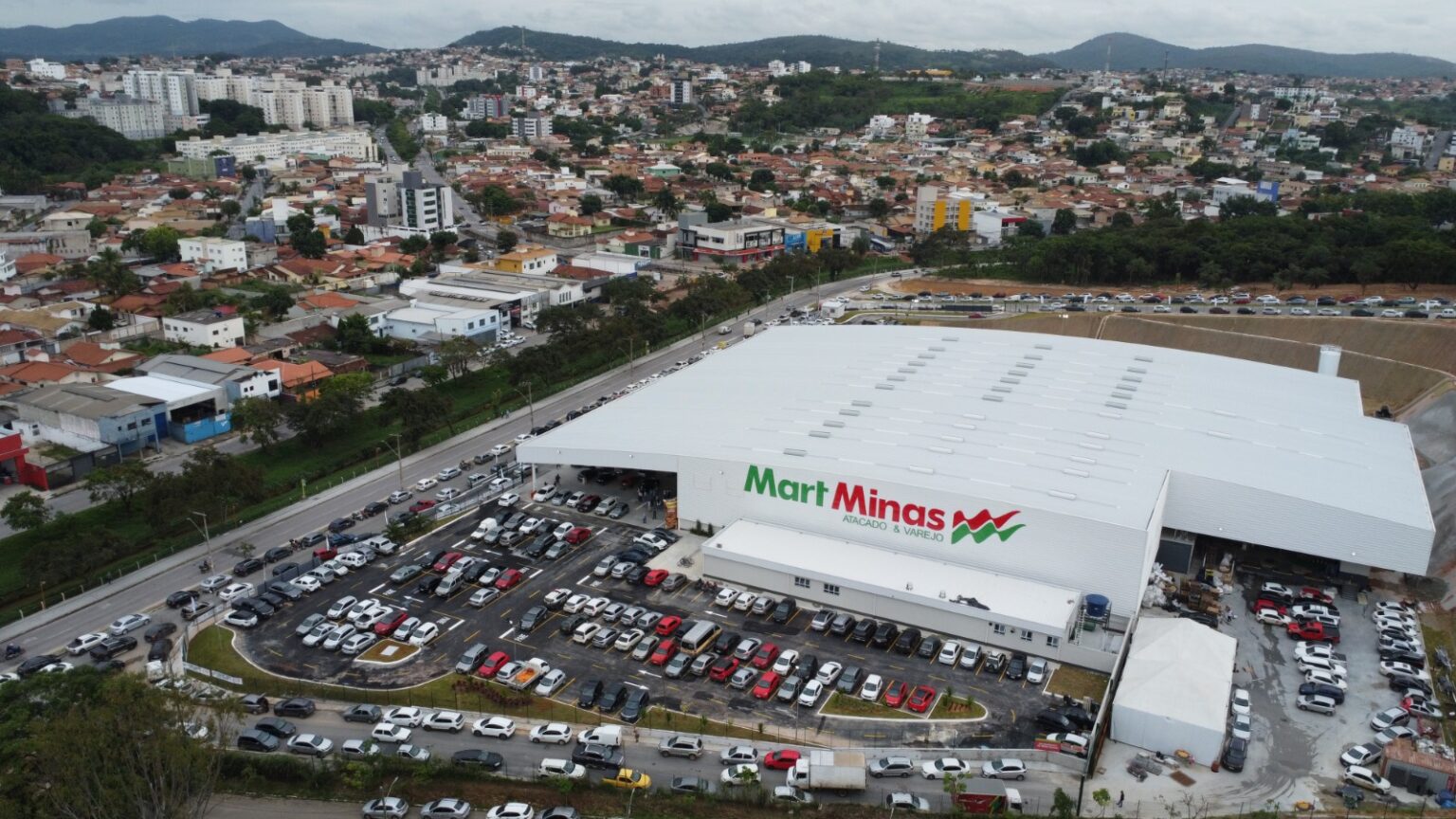 Mart Minas Oferece Oportunidades de Liderança em BH com Salário de R$ 8.000