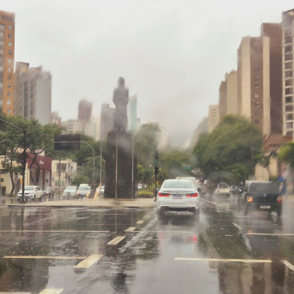 Minas Gerais em Alerta: Previsão de Chuvas Intensificadas até Quarta-feira Minas Gerais em Alerta: Previsão de Chuvas Intensificadas até Quarta-feira