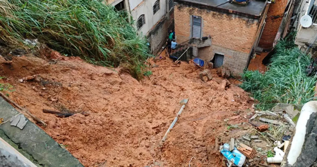 Monitoramento de Imóveis em Áreas de Risco em BH: Medidas de Prevenção Durante as Chuvas Monitoramento de Imóveis em Áreas de Risco em BH: Medidas de Prevenção Durante as Chuvas