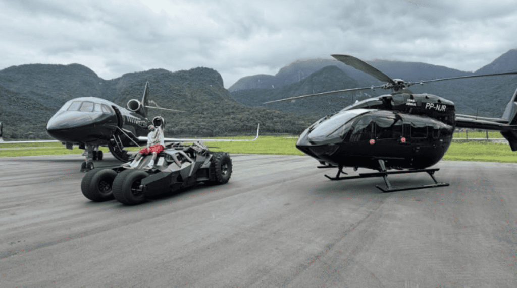 Neymar Exibe Impressionante Coleção de Carros e Aeronaves de Luxo