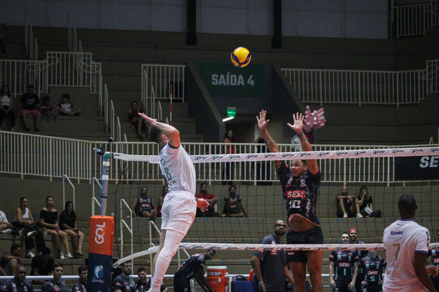 Sesi-Bauru Busca Reconhecimento no Vôlei: Enfrentamento Contra o Minas na Superliga Masculina Sesi-Bauru Busca Reconhecimento no Vôlei: Enfrentamento Contra o Minas na Superliga Masculina