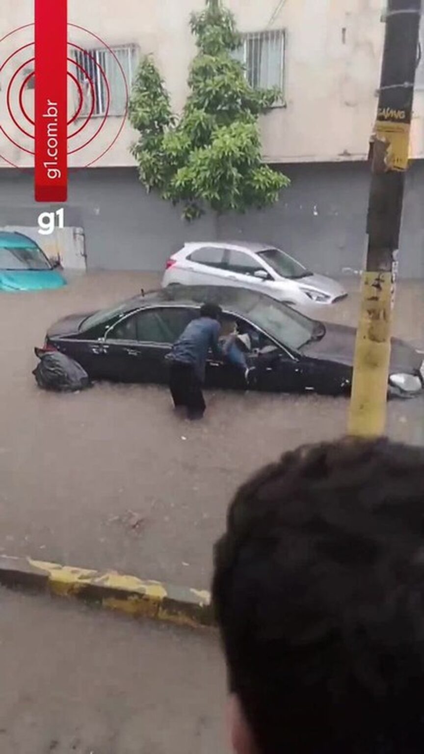 Temporal em Belo Horizonte: Granizo e Raios Causam Alagamentos e Trânsito Caótico
