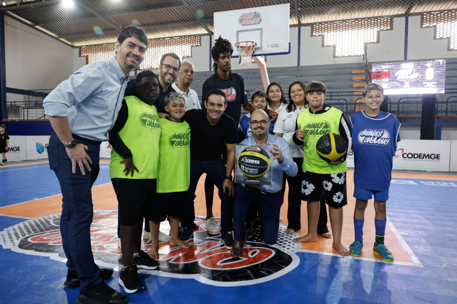 Vice-Governador Avalia Atividades do Programa Minas Urbano em Passos Vice-Governador Avalia Atividades do Programa Minas Urbano em Passos