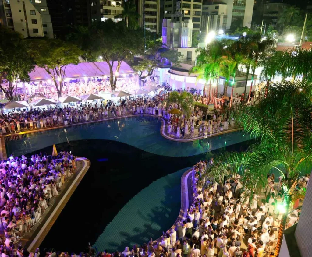 Virada do Ano no Minas Tênis Clube: Multidão Celebra em Grande Estilo
