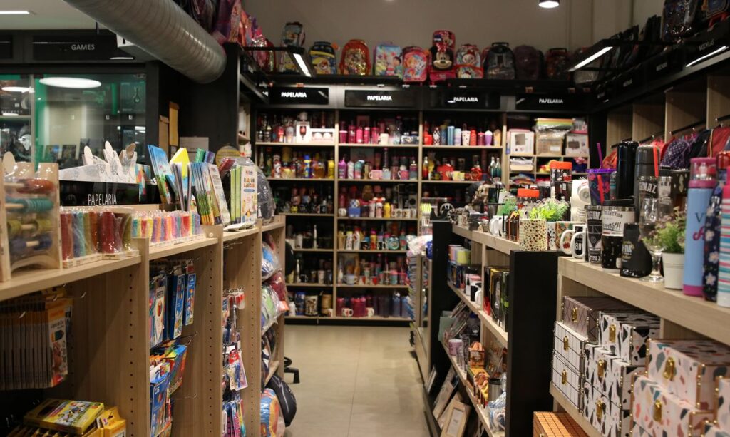 Volta às Aulas: Intenção de Compra de Material Escolar em BH Cai em 2026