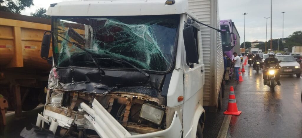 Acidentes no Anel Rodoviário de BH: Dois Feridos em Colisões nesta Quinta Acidentes no Anel Rodoviário de BH: Dois Feridos em Colisões nesta Quinta