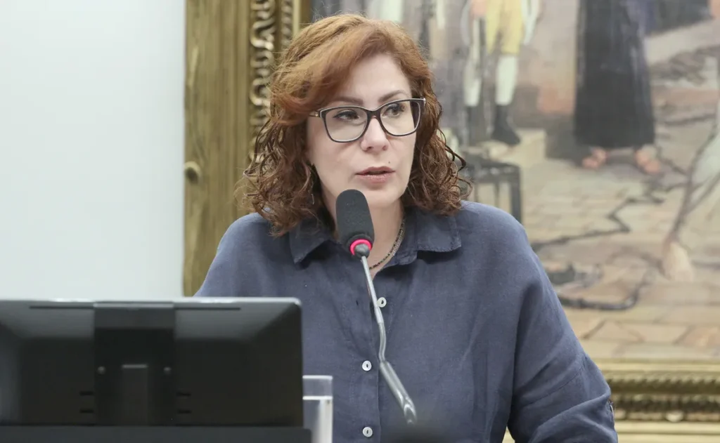 Arquivamento do Inquérito Contra Zambelli: Decisão de Moraes e Implicações Legais