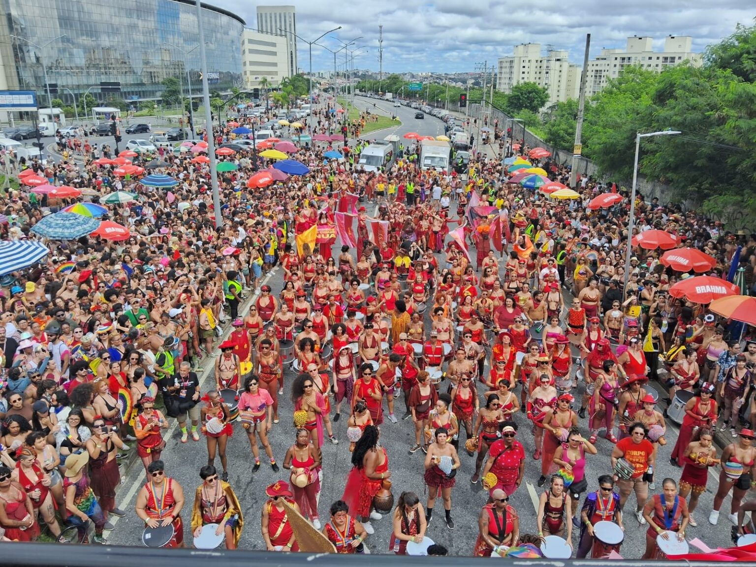 Carnaval 2026: BH Registra Queda de 70% em Furto de Celulares e Zero Ocorrências de Estupro e Feminicídio Carnaval 2026: BH Registra Queda de 70% em Furto de Celulares e Zero Ocorrências de Estupro e Femini