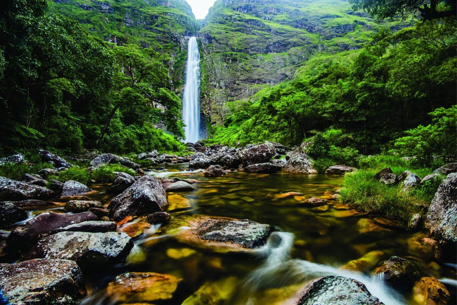 Carnaval 2026: Destinos Tranquilos na Serra da Canastra, Lago de Furnas e Itapecerica para Relaxar
