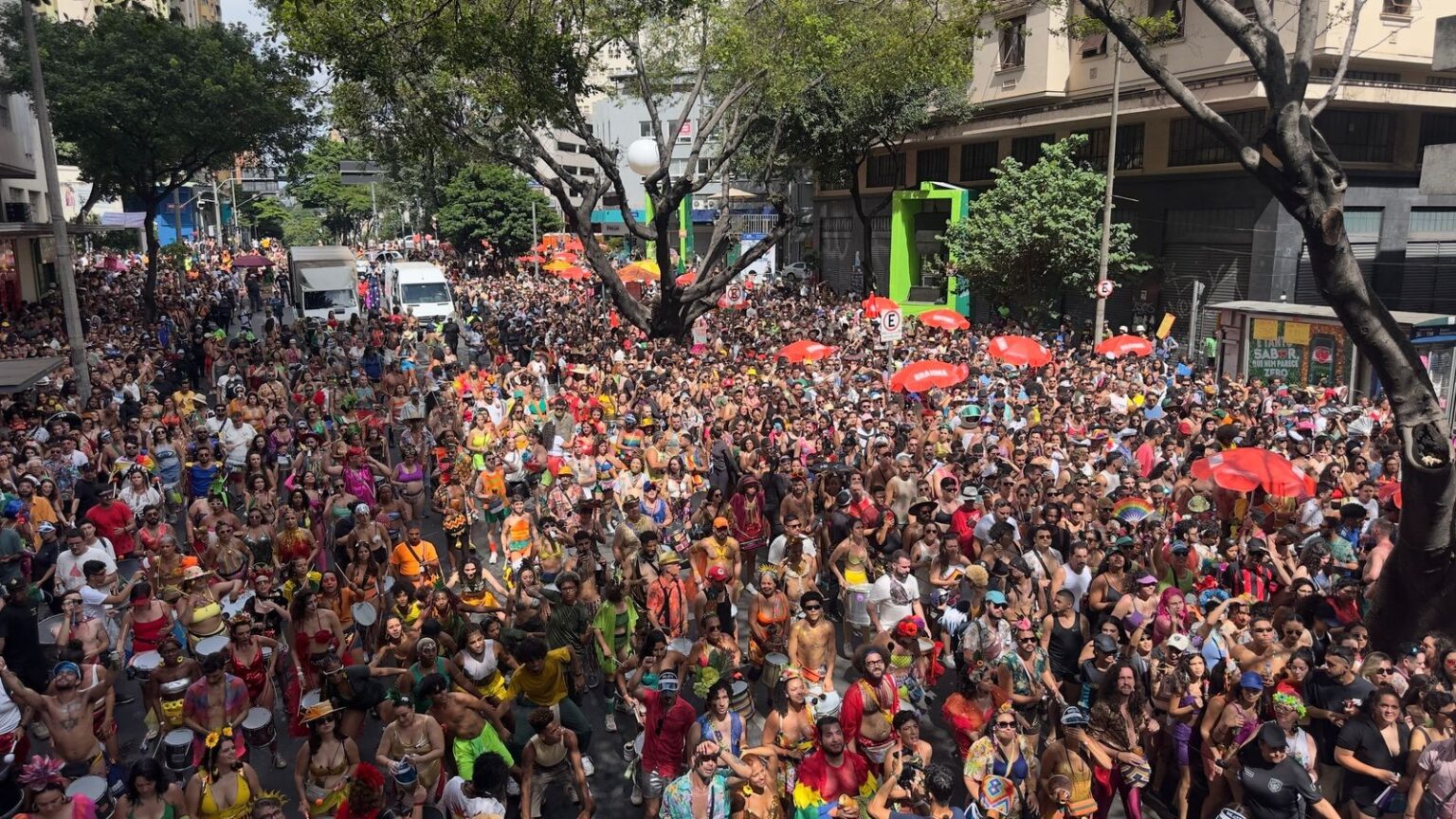 Carnaval de BH: Blocos de Rua Reclamam de Prioridade Dada a Megashows e Apoio Limitado