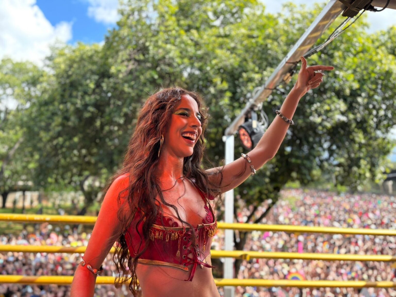 Carnaval em Belo Horizonte: Sem pagamento a grandes artistas e sucesso de Marina Sena Carnaval em Belo Horizonte: Sem pagamento a grandes artistas e sucesso de Marina Sena