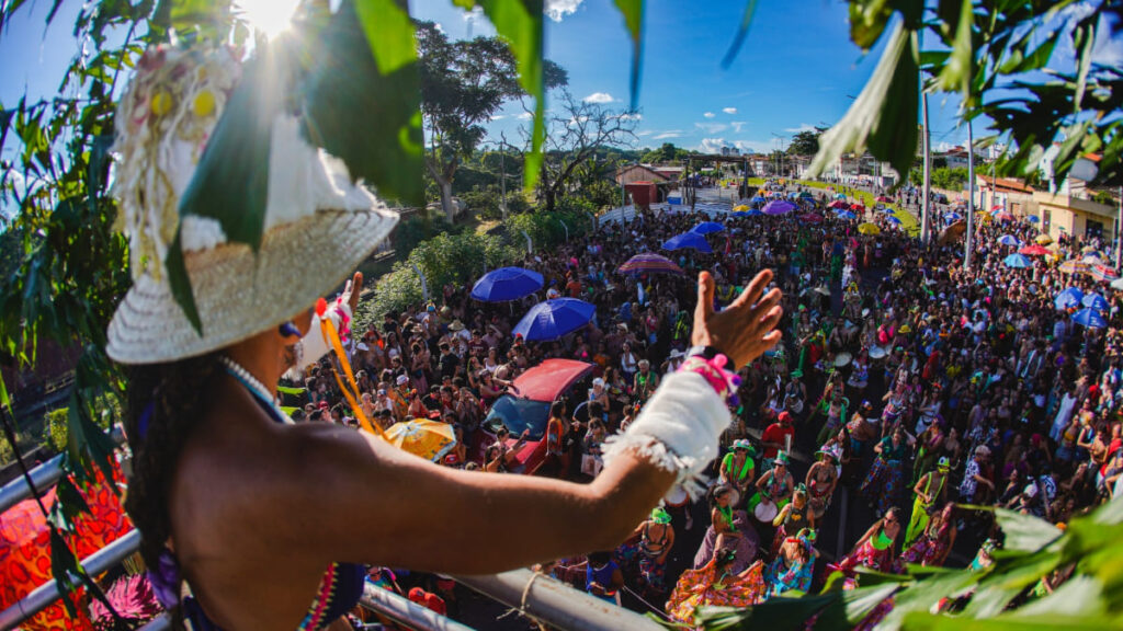Carnaval em Belo Horizonte: Coletivos Criticam Prioridade a Megashows em Detrimento dos Blocos Locai