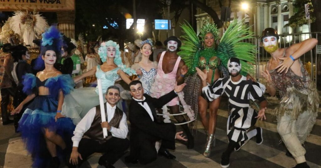 Cia de Dança Palácio das Artes Surpreende com Flash Mob no Carnaval da Liberdade 2026