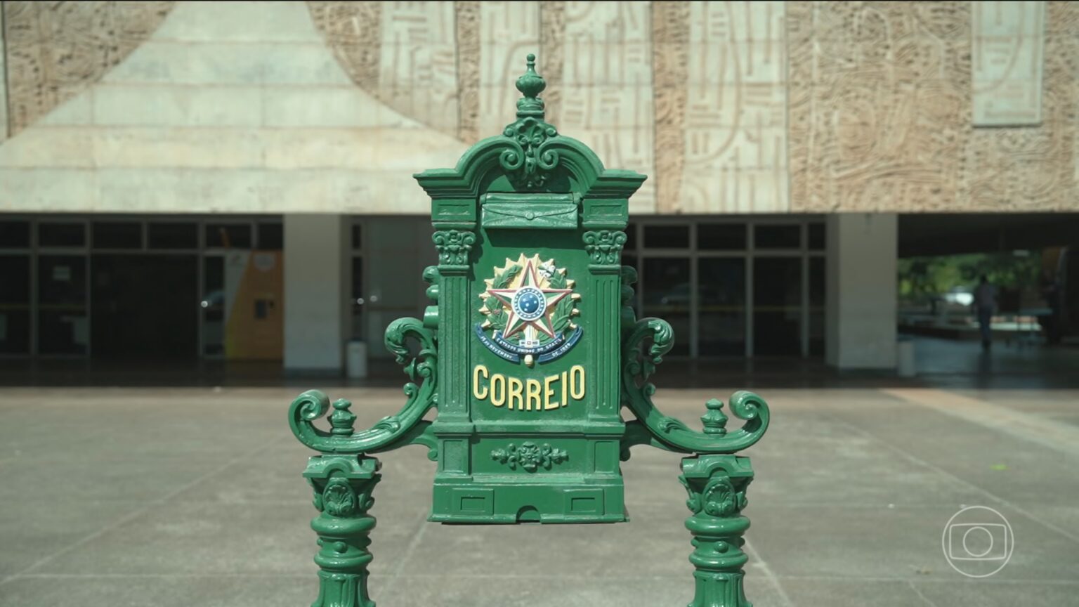 Correios Enfrentam Crise Econômica: Impactos do Programa Remessa Conforme