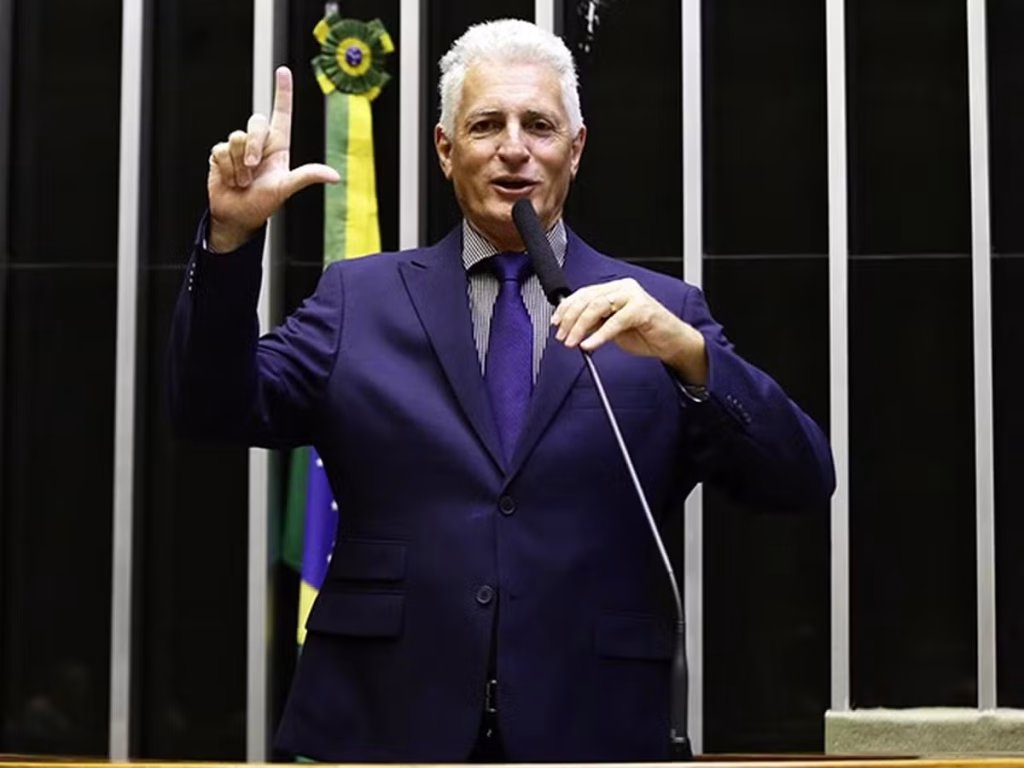 Deputado Rogério Correia Requer Convocação de Campos Neto e Ibaneis na CPMI do INSS