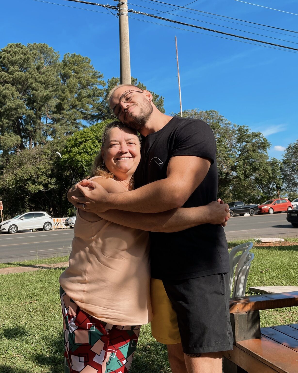 Dupla Conquista: Mãe e Filho São Aprovados na Universidade do DF em Cursos Distintos