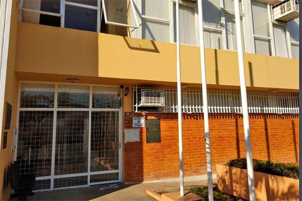 Ex-prefeito e empresários condenados por fraude em licitação em Almenara