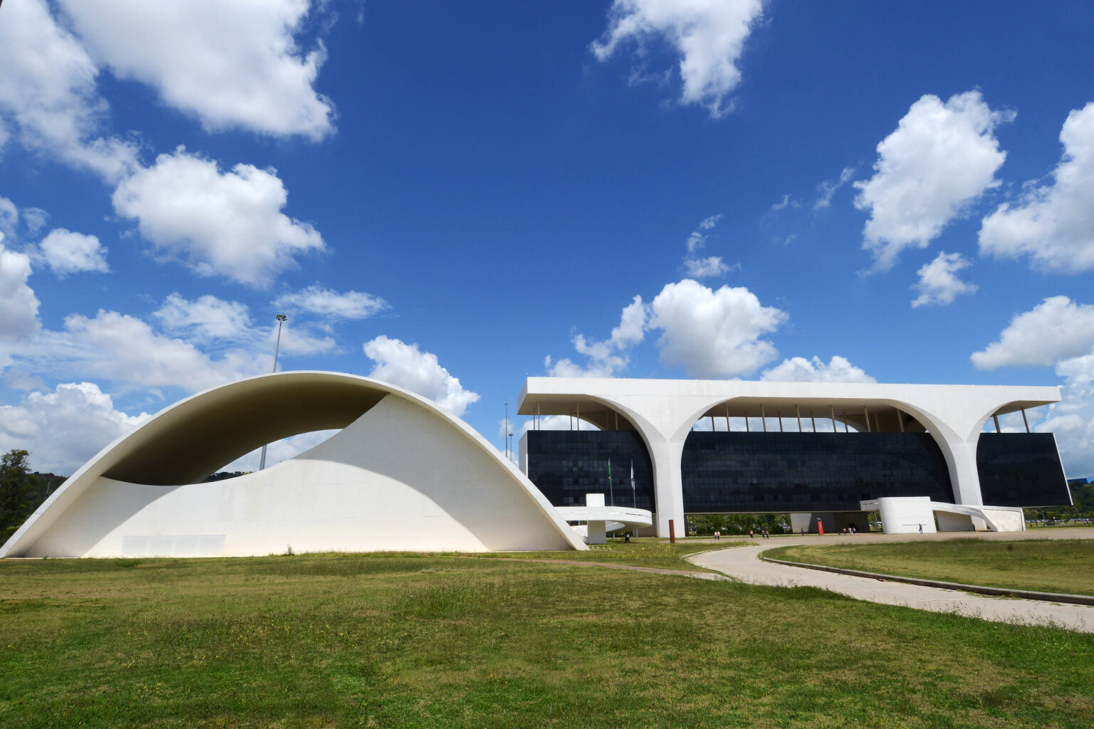 Minas Gerais Realiza Pagamento de R$ 101,7 Milhões do Propag e Reestrutura Dívida