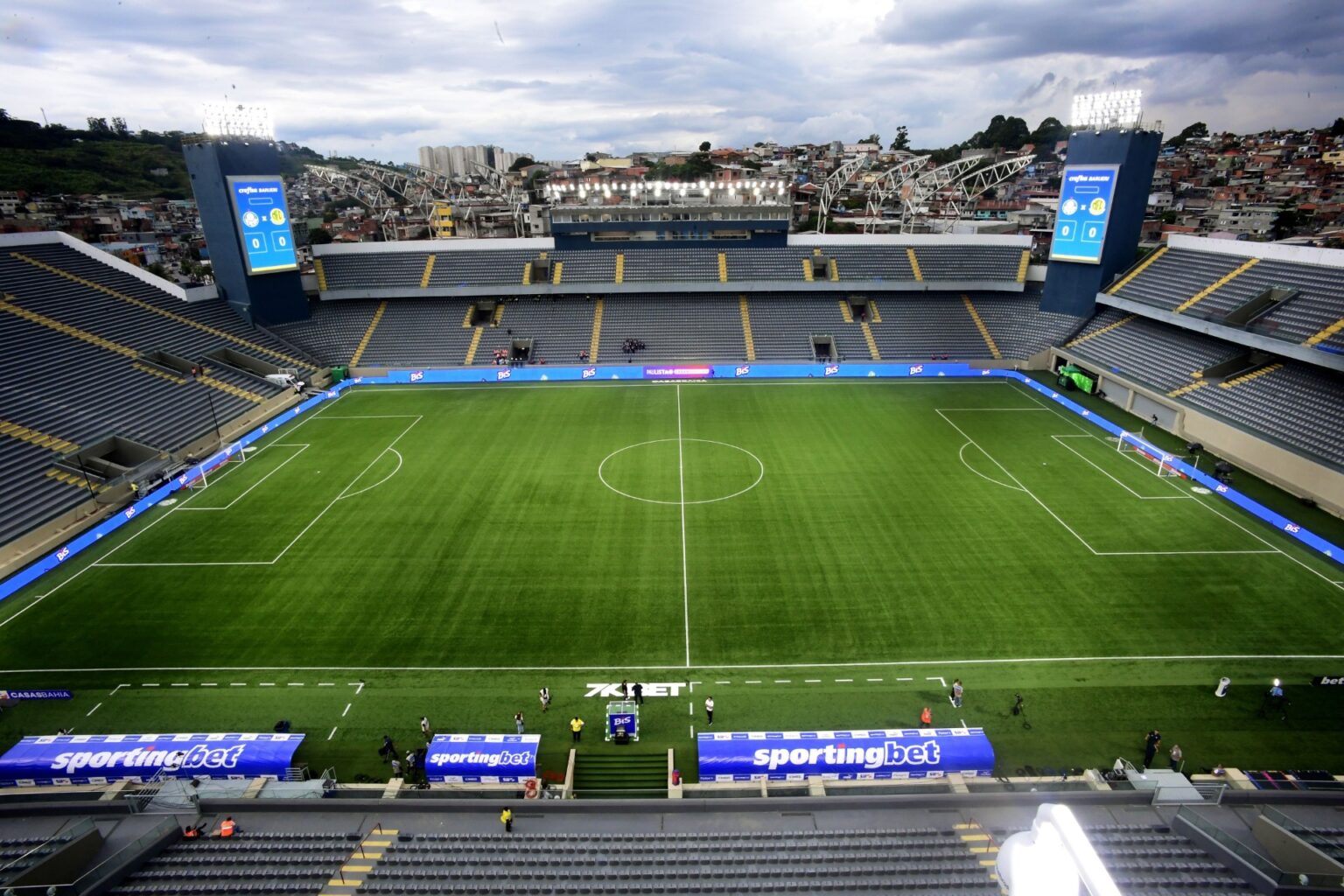 Palmeiras x Vitória: onde assistir ao vivo e as escalações para o duelo