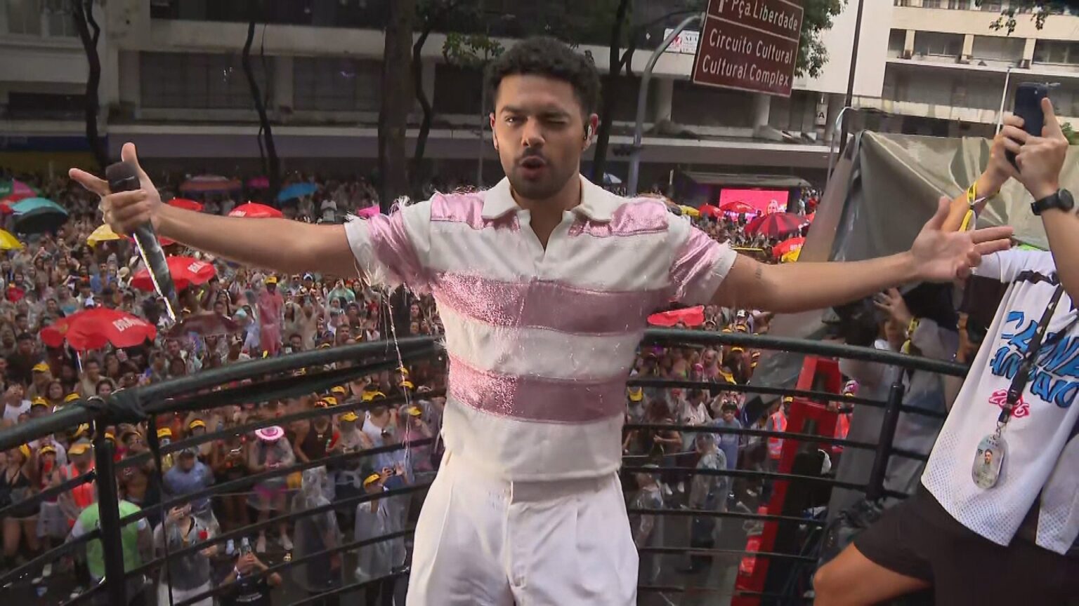 Pedro Sampaio Agita Belo Horizonte em Show Inesquecível Após o Carnaval