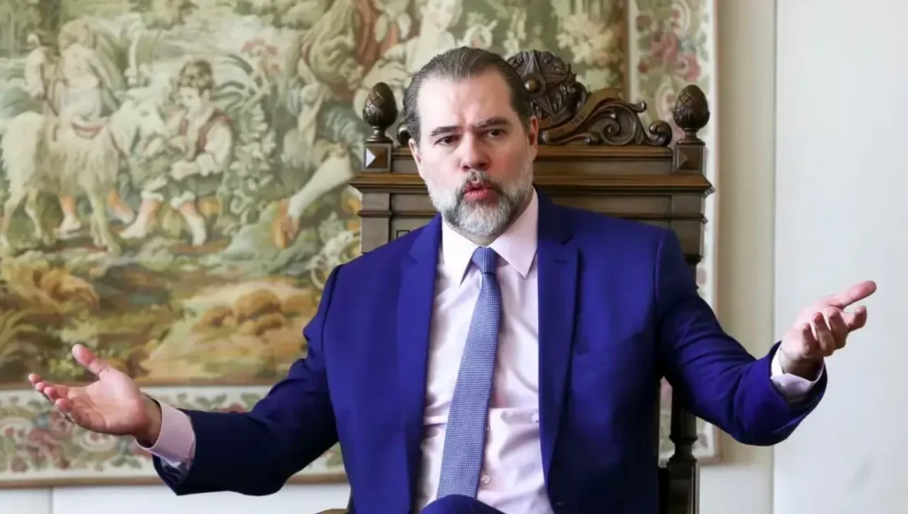 PF Revela Mensagens sobre Pagamentos a Dias Toffoli em Celular de Empresário do Setor Bancário