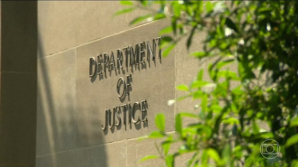 Saída do CEO do Washington Post: Impactos e Mudanças na Redação